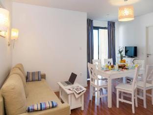 Seafront Apartment with Pool Apartment in Ploemeur