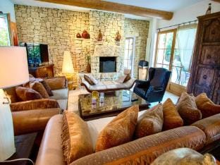 Villa in Villars with Pool and Sauna Villa in Apt