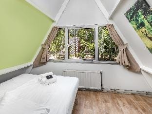 Bungalow in Bospark t Wolfsven near Nature Vacation rental in Limburg (province)