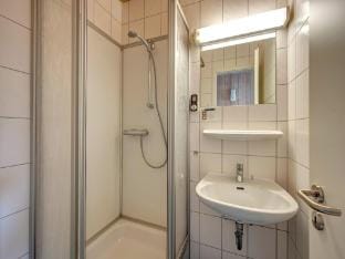 Bungalow by Reservoir in Eifel Vacation rental in Vulkaneifel