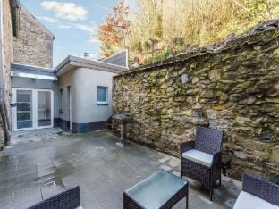 Cosy holiday home in Hastiere with a terrace Vacation rental in Wallonia, Belgium