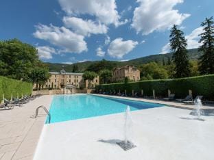 Romantic Chateau Stay Rhone Apartment in Provence-Alpes-Côte d'Azur