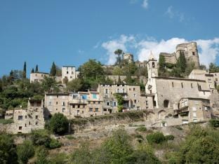 Romantic Chateau Stay Rhone Apartment in Provence-Alpes-Côte d'Azur