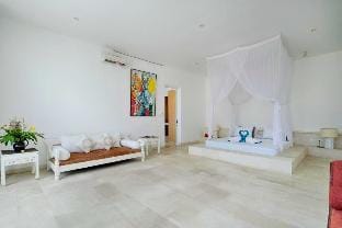 Luxury 3 BR Private Pool Villa 1 Canggu AN44A Villa in North Kuta