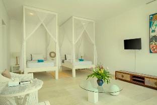 Luxury 3 BR Private Pool Villa 1 Canggu AN44A Villa in North Kuta