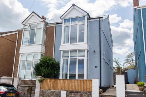 Luxury House in the Heart of Mumbles Village Vacation rental in The Mumbles