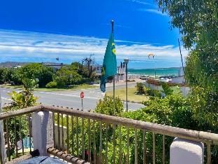 Cozy Crner, home away from home, mere 100m away from pristine beaches Apartment in Western Cape