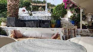 Step into a world of nature One Room Private Suite shared pool Apartment in Piskopiano