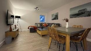 Luxurious Elegant Holiday home+Bike store-Sleeps 6 Apartment in Wick
