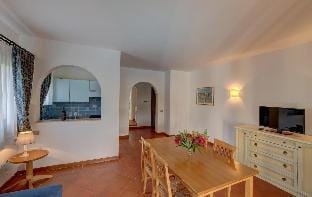 Charming Sea  Villas Villa sleeps 4 persons in  Child Apartment in Sardinia