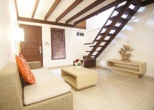 Legian Sunset spacious studio loft 2pax breakfast Vacation rental in Kuta