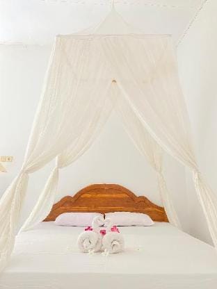 Suris  Bungalow Vacation rental in Buleleng