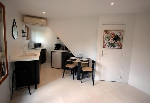 Studio - Confort - Climatisé - Le Refuge de Charles - Jardin Apartment in Île-de-France