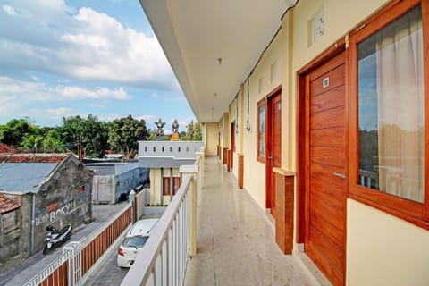 OYO 92952 Nirmala Guest House Hotel in Buleleng