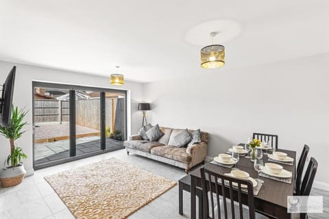 Silver Stag, Glamorous 5 BR House Vacation rental in South Derbyshire District