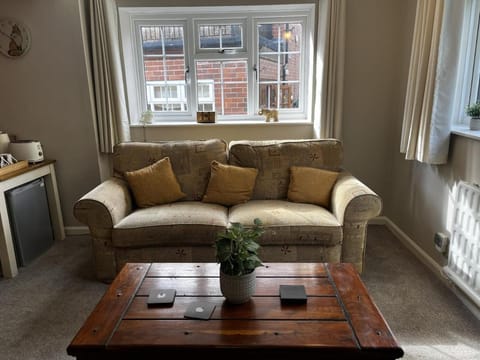 Crown & Anchor Bed and Breakfast in South Kesteven District