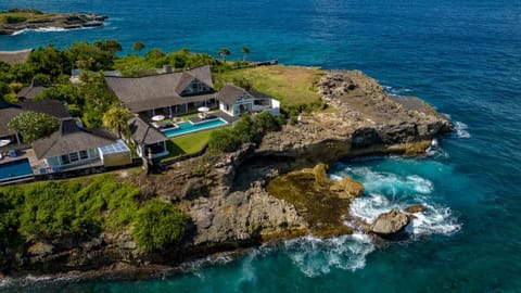 Villa Casa Del Mar | 3BR Oceanfront Nusa Lembongan Villa in Nusapenida