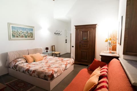 Superior king room: "Mecenate" Apartment in Arezzo