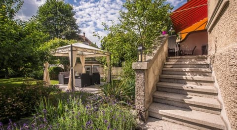 Max Aviation Villa & Apartments Apartment in City of Bern