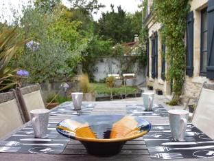 Luxury holiday home with garden near beach Vacation rental in Normandy