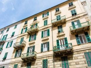 Elegant City-Centre Flat Apartment in Savona