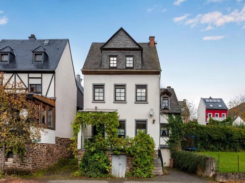 Charmantes Ferienhaus nahe Moselufer Vacation rental in Ediger-Eller