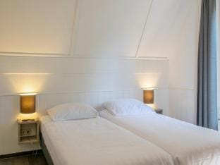 Bungalow near Breda  De Biesbosch Park Vacation rental in Oosterhout