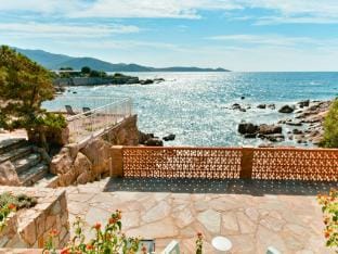 Beautiful holiday home with terrace Vacation rental in Corsica