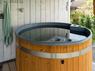 Holiday home in Kaatsheuvel with hot tub Vacation rental in South Holland (province)