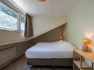 Bungalow near Lake Veere with Sunny Terrace Vacation rental in Kamperland