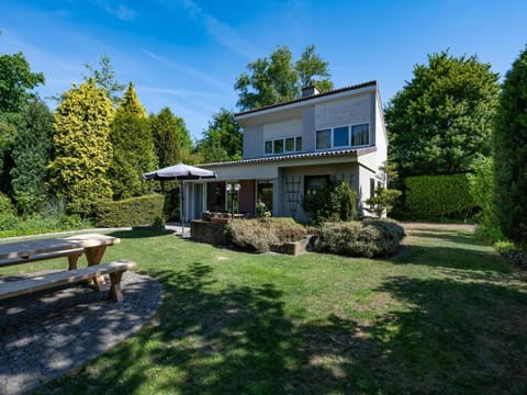 Bungalow near Lake Veere with Sunny Terrace Vacation rental in Kamperland