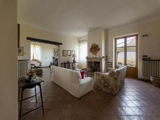 Classic Villa for family with pets Villa in Umbria