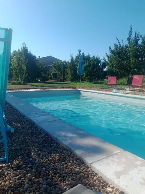 Gite LE PETIT LUBERON COQUELICOT Apartment in Gordes