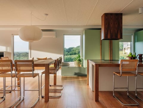 F o o t S t e p s t o R e d b i l l ~ Waterfront Vacation rental in Bicheno