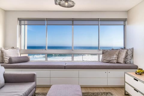 Ocean Front Apartment w Sea Views  Pleasant Ways Apartment in Sea Point