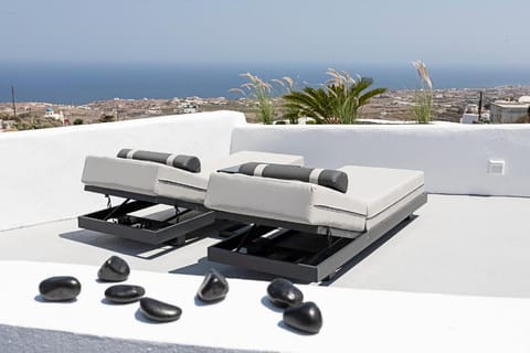 Aristofanis Sunrise Suite Apartment in Thera