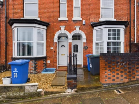 Pottery House - Stoke on Trent -Free parking - Central Location - Sleep 8 Vacation rental in Stoke-on-Trent