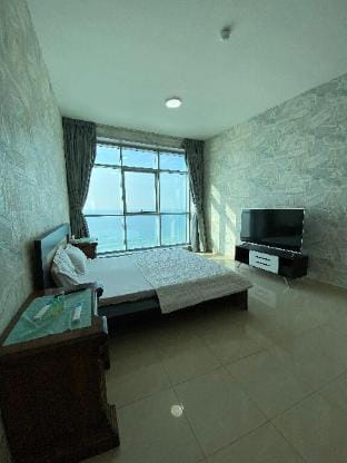Golden Hour Beach View Holiday Home Apartment in Ajman