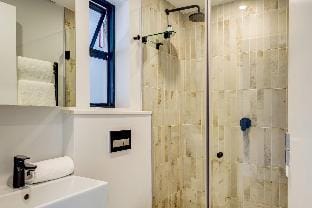 Bahati Executive Pad Apartment in Sea Point