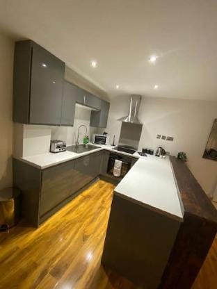 De Parys Penthouse 5 in Bedford Apartment in Bedford