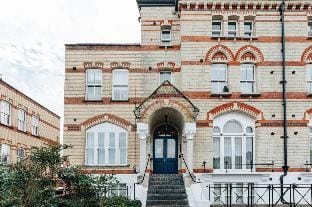 Blue Heron - 2 Bedroom Apt with 2 parking spaces - From £165 Per Night Apartment in Henley-on-Thames