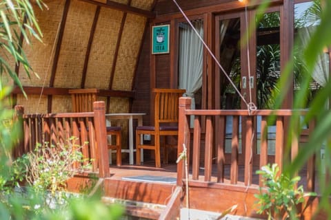 Minimalist wooden room in guest house Vacation rental in Bali