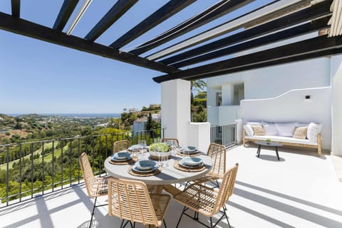 DUPLEX PENTHOUSE ROOFTOP TERRACE SEA VIEWS WiFi Apartment in Marbella