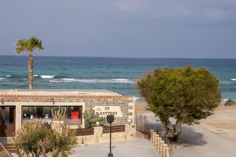 Myra Mare Brown Suite by Estia Country House in Heraklion