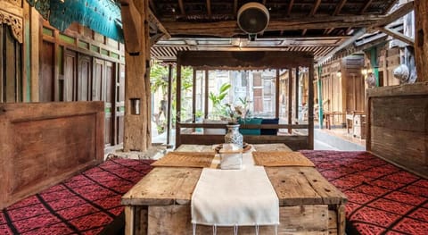 TwoSpaces Living at Kayu Beach Villa Hotel in Kuta Selatan