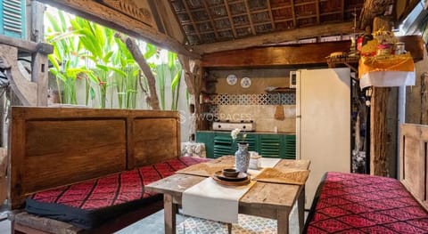 TwoSpaces Living at Kayu Beach Villa Hotel in Kuta Selatan