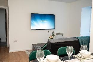 Hayy Apartments Comfort in the Heart of Kirkstall Apartment in Leeds