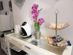 Portway Nook - 1 Bedroom Studio - Bishopston Apartment in Ilston