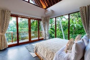 Cozy 2 BR Private Pool Villa AN66B Villa in Tampaksiring