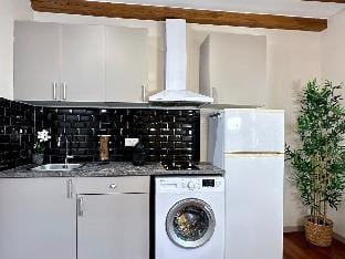 B1579 - Eiffel Tower - Chic Parisian Apartment Apartment in Paris